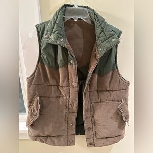 Levi's reversible Olive and Taupe Quilted Vest Men’s size small